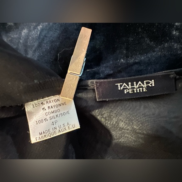Tahari Petite - blue silk and rayon velveteen skirt - size 4P - Picture 7 of 12